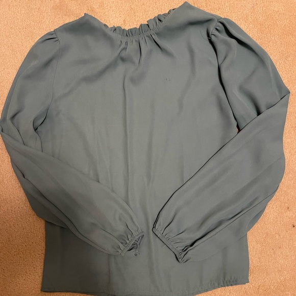 4 Medium size Spring tops - Picture 6 of 10